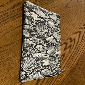 RUBY & CASH makeup bag very cute